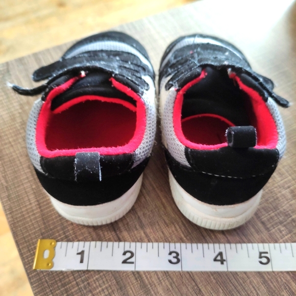 toddlers shoes - Picture 1 of 3